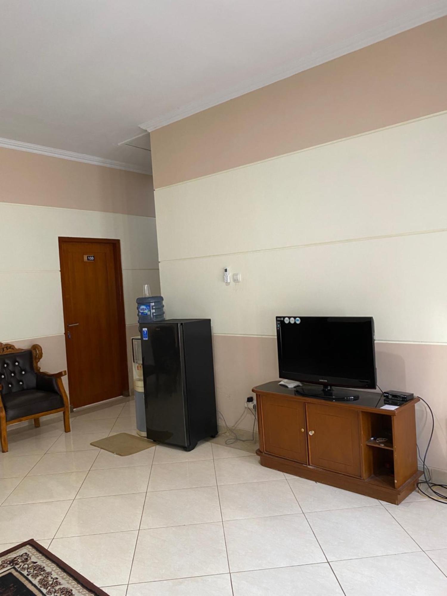 Adiputra Guesthouse 2 By Homiq Ngabean Luaran gambar